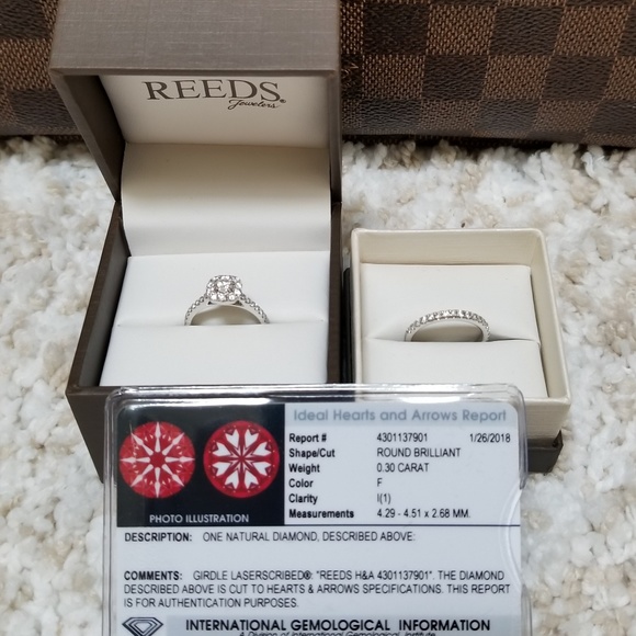 Ideal Hearts and Arrows Diamond Wedding Ring - Picture 1 of 3